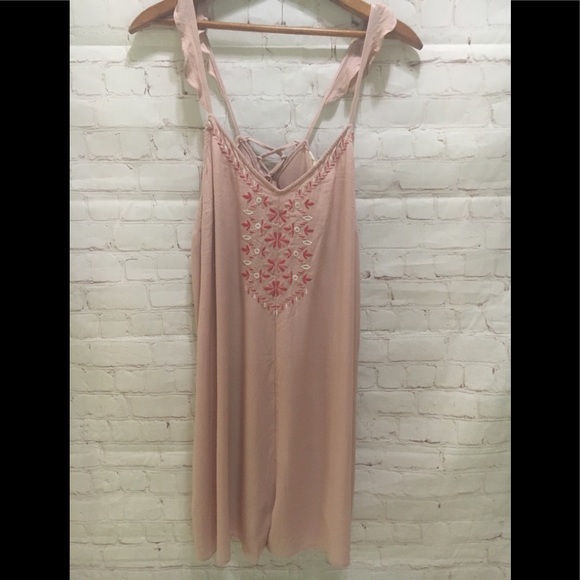 Romper New Aeropostale XL laced back embroidered - Picture 1 of 3